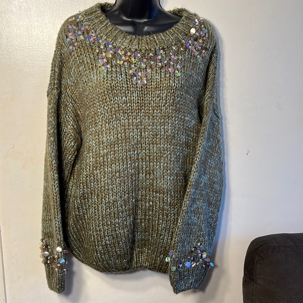 Allison of New York-Lovely and warm sequined sweater!